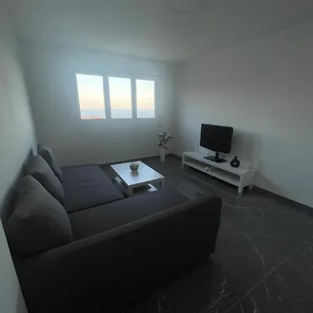 Avec Vue Sur La *